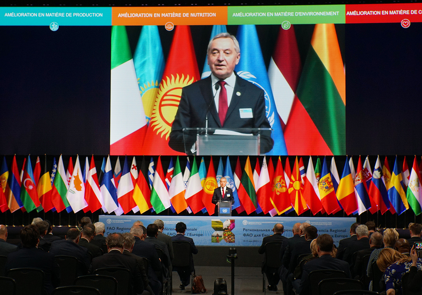 Wicepremier Henryk Kowalczyk podczas wystąpienia (fot. MRiRW)