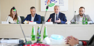 Kowalczyk nie zgadza się z KE w sprawie ograniczenia stosowania pestycydów