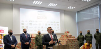 KOWR przekazał Powstańcom Warszawskim paczki z polską żywnością