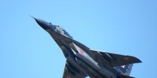 MIG-29 uszkodził dachy w gospodarstwach pod Malborkiem