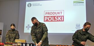 Paczki świąteczne z polskimi produktami pojechały do kombatantów