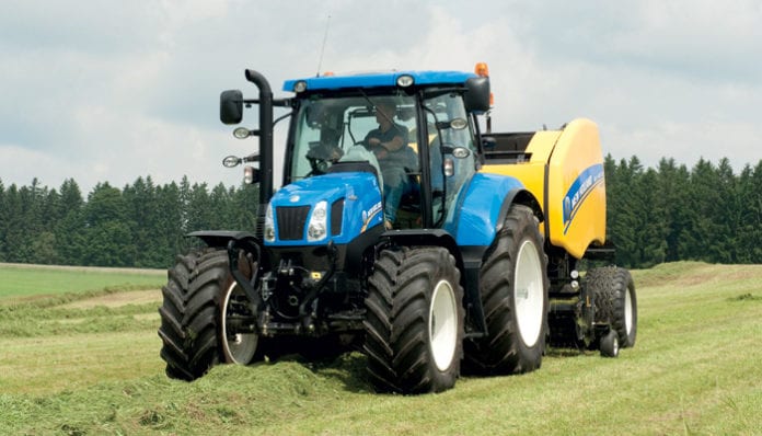 sprzedaż ciągników, nowe ciągniki, ciągniki, Kubota, New Holland, John Deere
