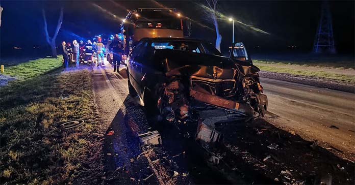 Mercedes, ciągnik, OSP Granowo, wypadek na wsi, wypadki na wsi