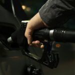Przecena na stacjach benzynowych nabiera rozpędu, powinna przyspieszyć w najbliższych dniach