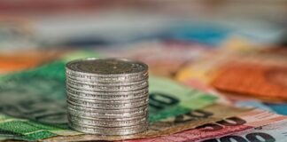 Inflacja w strefie euro spada trzeci miesiąc z rzędu