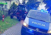 Pijany traktorzysta jechał „wężykiem”. Zatrzymał go świadek