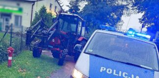 Pijany traktorzysta jechał „wężykiem”. Zatrzymał go świadek