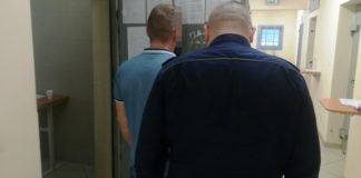 Warszawiak ukradł ciągnik, a potem próbował zepchnąć radiowóz z drogi