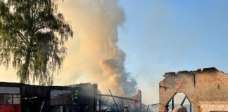 Pożar stodoły. Z ogniem walczyło 34 strażaków