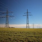 Odszkodowanie za słupy energetyczne – jak skutecznie walczyć o swoje prawa?