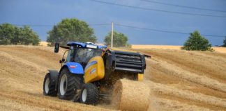 BHP w rolnictwie – prasa do słomy