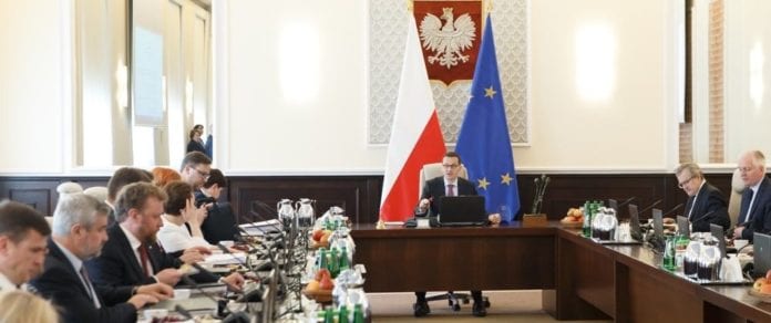 rolnik, rolnictwo, portal rolny, owoce, cena owoców, cena gwarantowana, Morawiecki, kontrola rynku owoców i warzyw