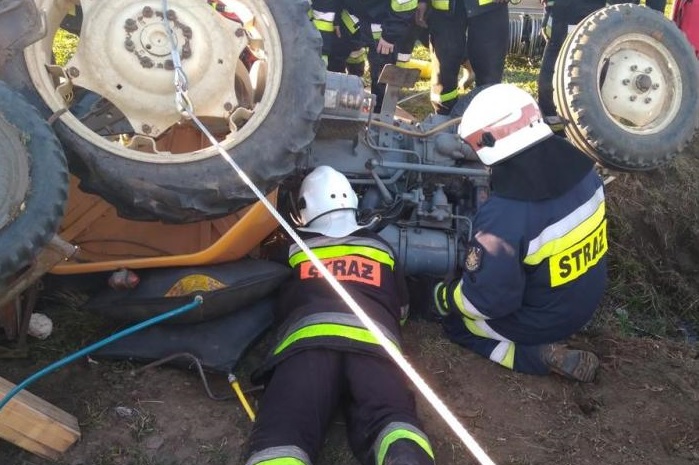rolnik, rolnictwo, portal rolny, ciągnik, wypadek ciągnika, PSP Kalisz, bezpieczeństwo w rolnictwie