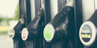 Niskie ceny tankowania na razie nie wrócą