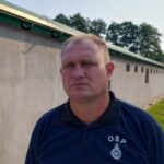 Rolnik ukarany za hodowlę świń na wsi potrzebuje pomocy. Sam nie da rady!