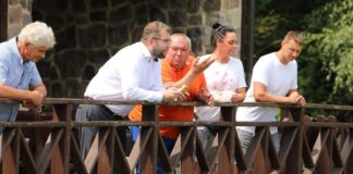 Minister Grzegorz Puda z wizytą w gospodarstwie rybackim