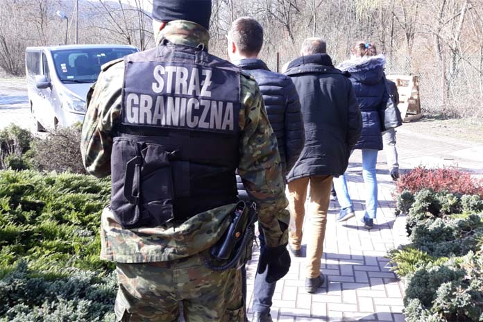 rolnik, rolnictwo, produkcja żywności, Ukraińcy, nielegalna praca, Ukraińcy nielegalnie pracowali 