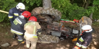 Mężczyzna przygnieciony przez traktor – potrzebny był śmigłowiec LPR