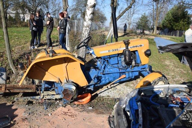 rolnik, rolnictwo, wypadek, wypadek ciągnika, Ciągnik Ursus zderzył się z osobowym mitsubishi