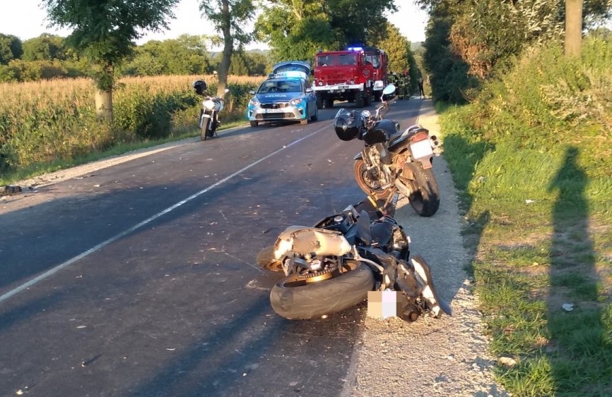 Śmiertelne zderzenie motocyklisty z ciągnikiem rolniczym 